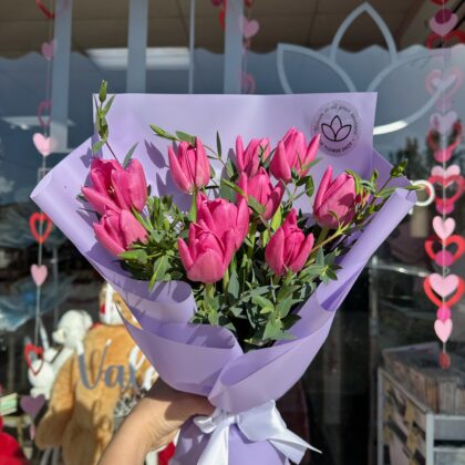 10 Tulips bouquet