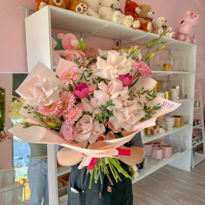 Bouquet – Lui Flower Shop