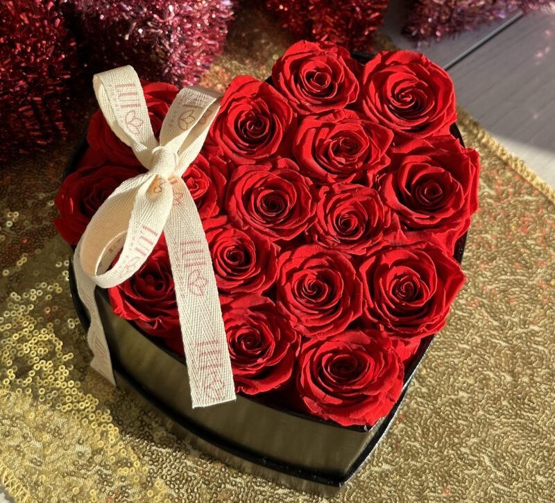 Eternal roses heart box – Lui Flower Shop