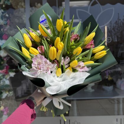 20 Tulips bouquet