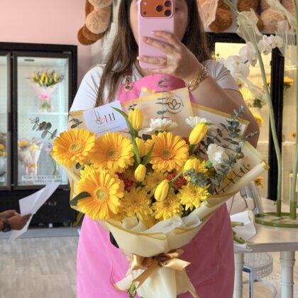 Lui yellow bouquets